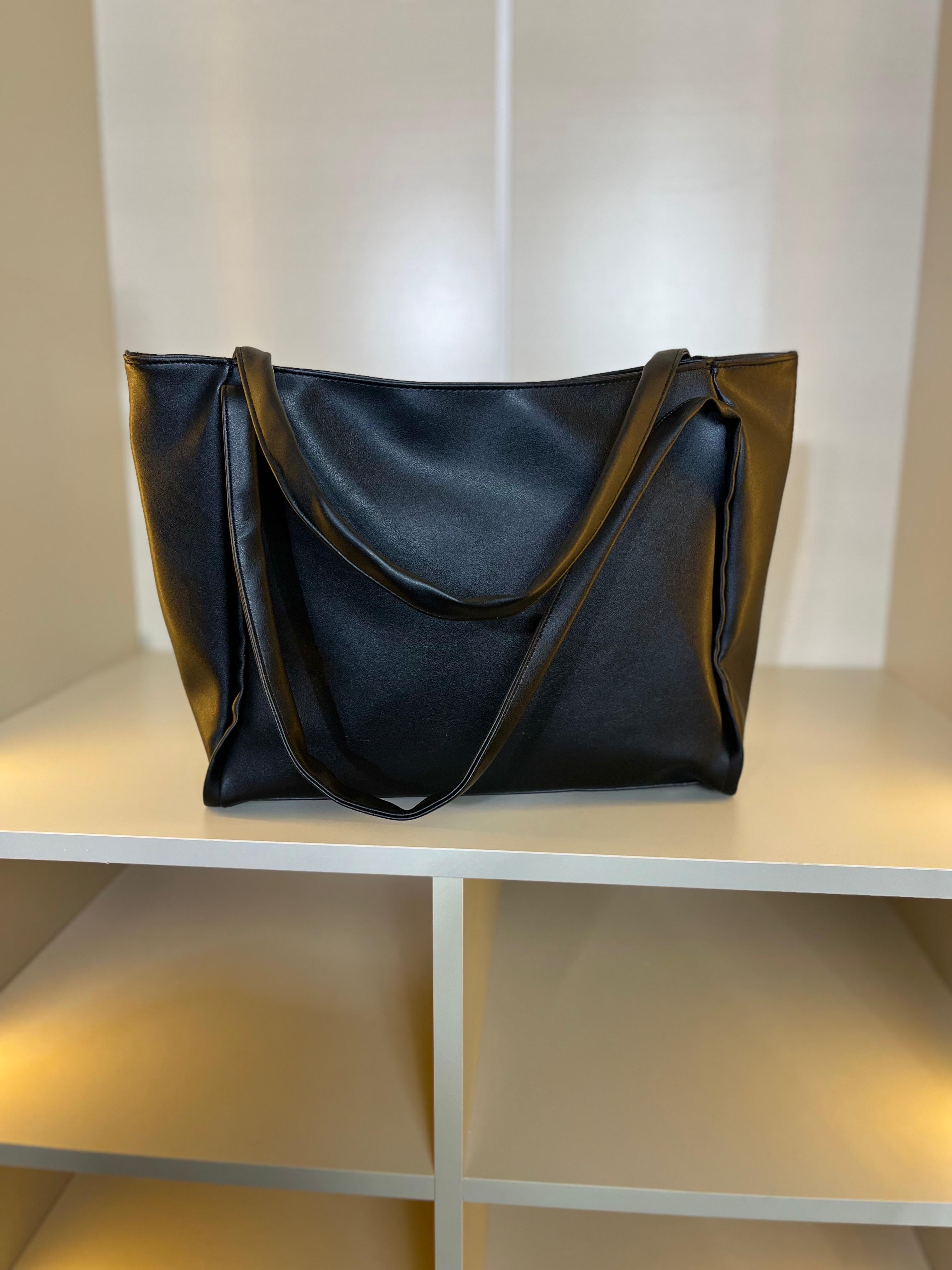 Essential Siyah Çanta