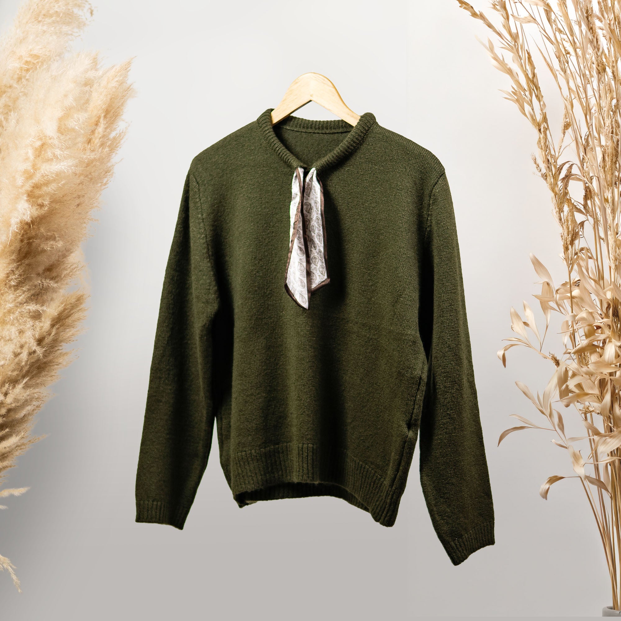 FULARLI YEŞİL KAZAK