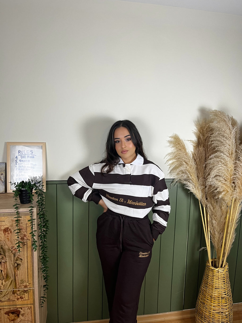 ÇİZGİLİ KAHVE BEYAZ EŞOFMAN TAKIM