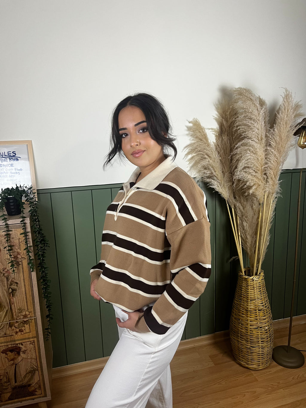 KOYU KAHVE ÇİZGİLİ POLO YAKA KAZAK