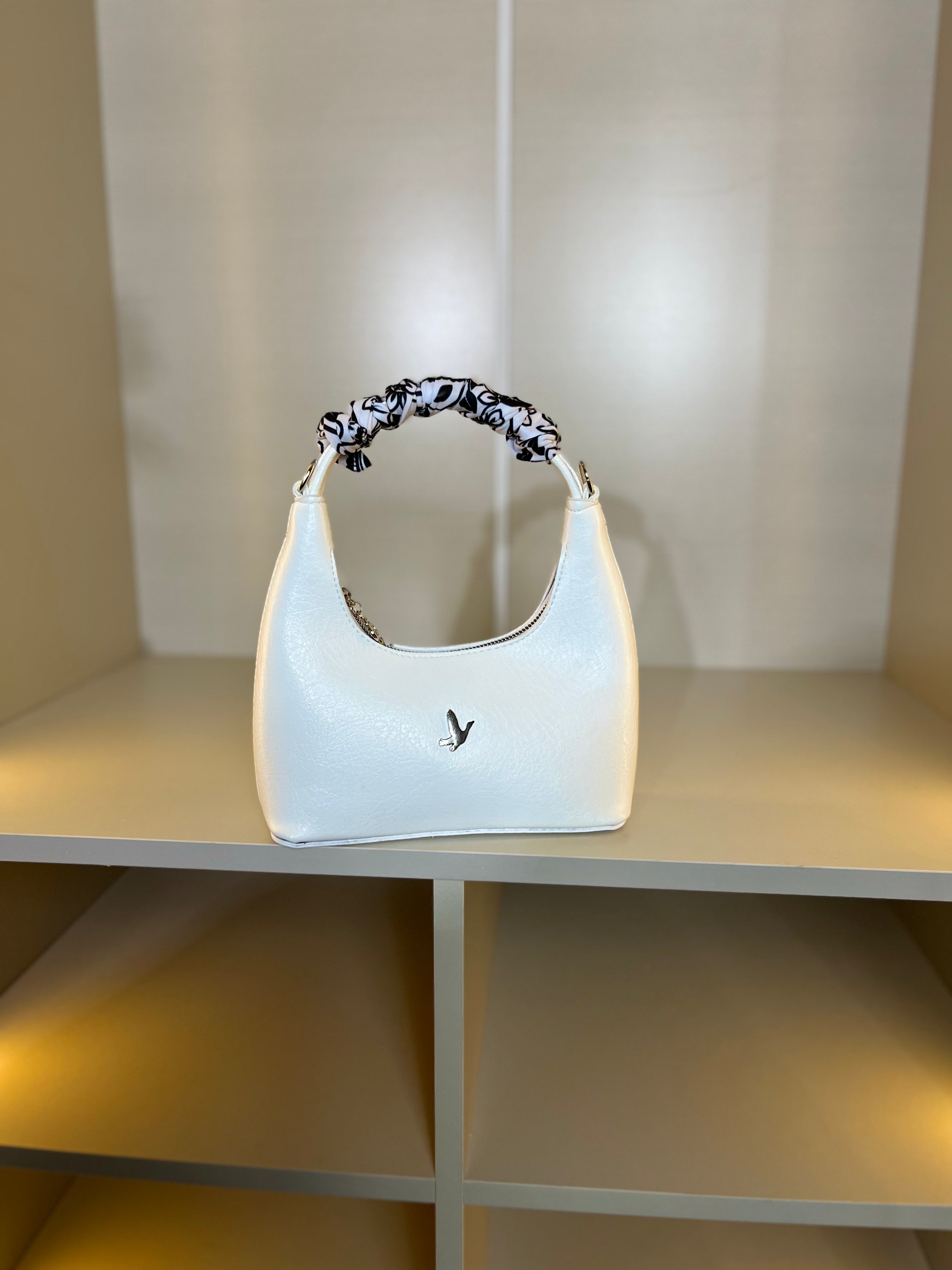 Fular Detaylı Beyaz Bag
